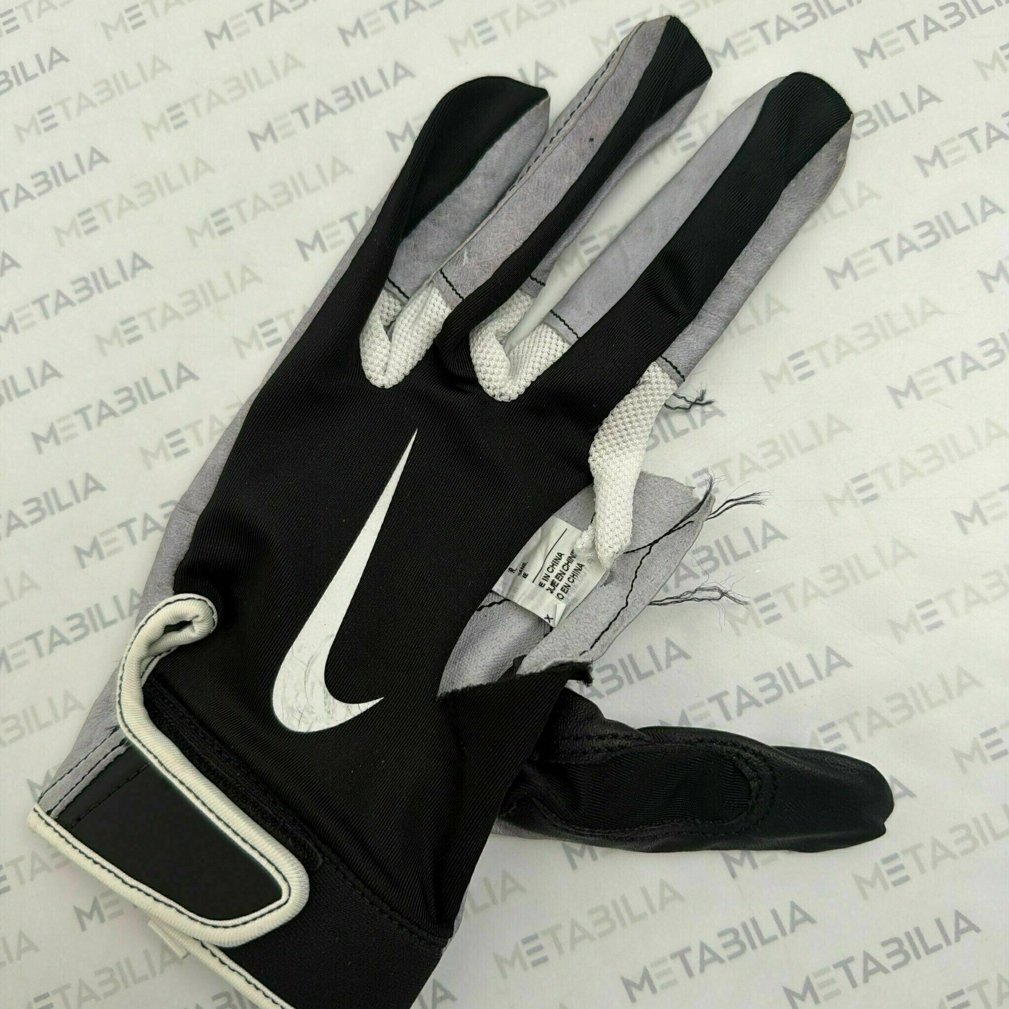 #8 LAMAR JACKSON Game-Worn Glove vs CIN