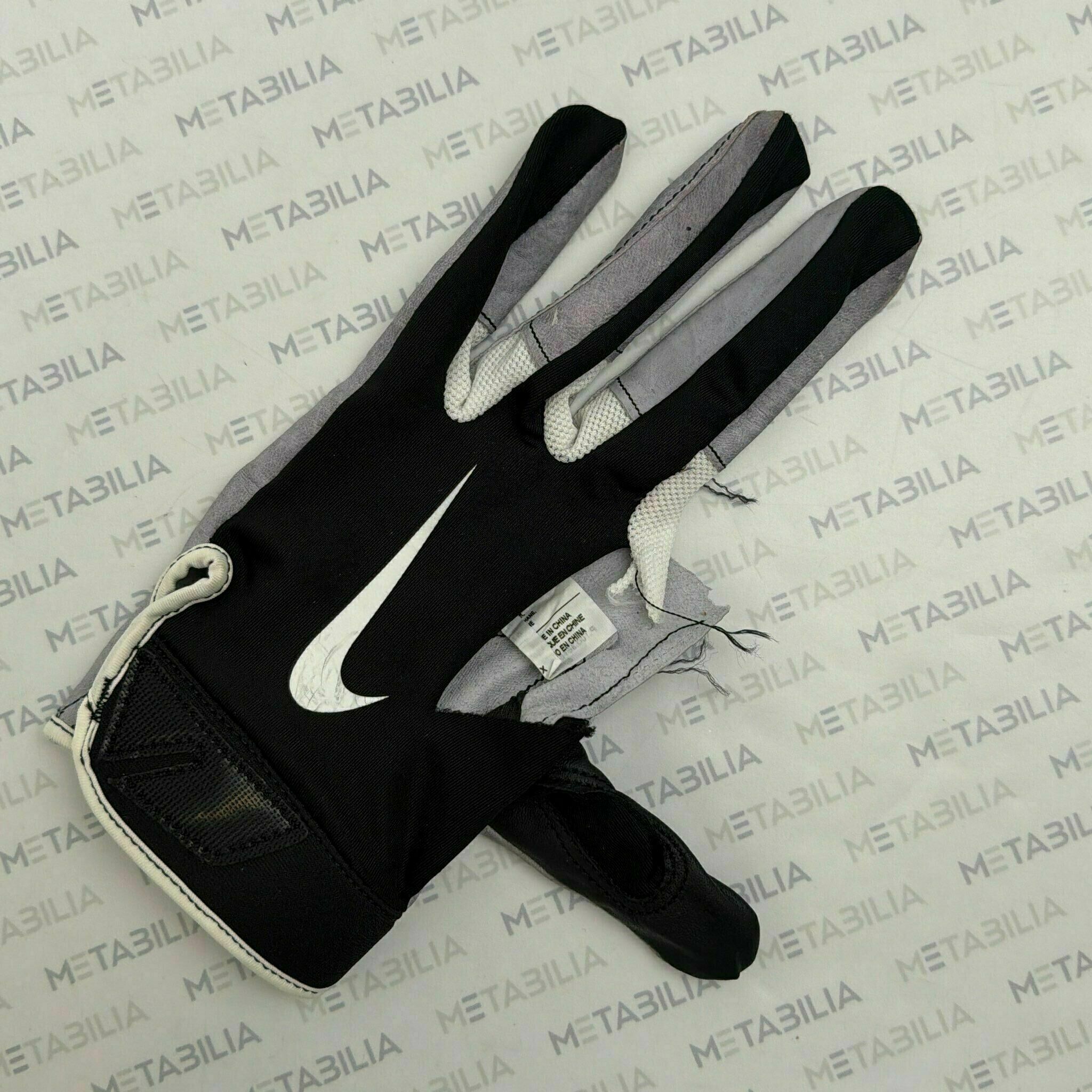 #8 LAMAR JACKSON Game-Worn Glove vs CIN