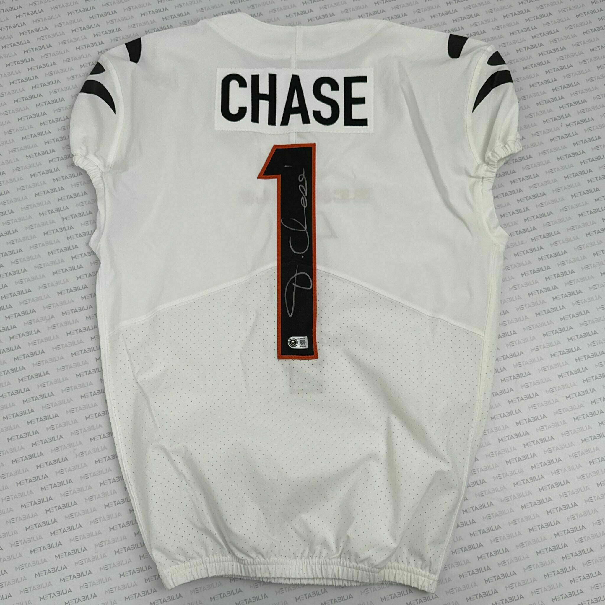 Ja'Marr Chase Signed Team-Issued Jersey