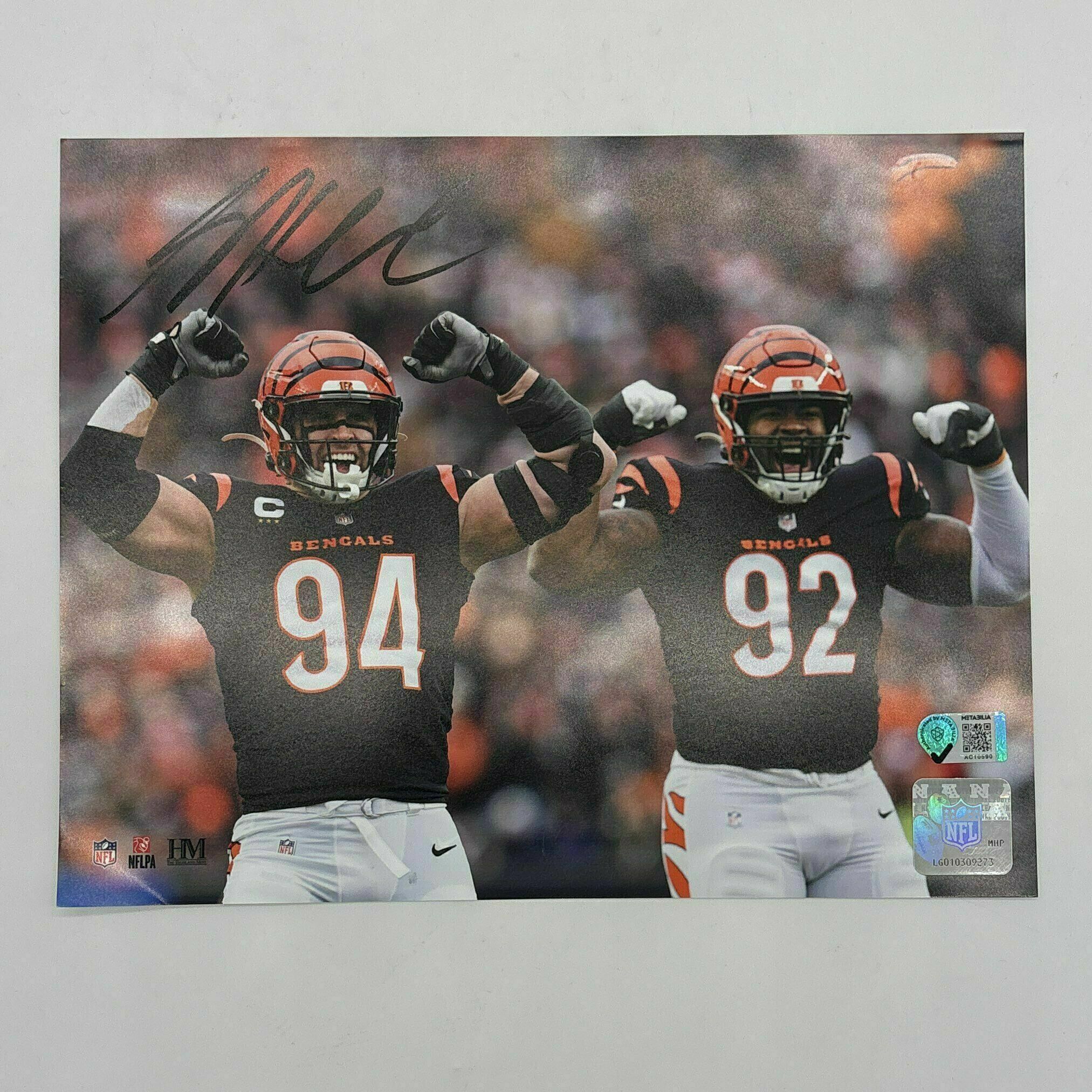 Sam Hubbard Signed 8x10 - Flex