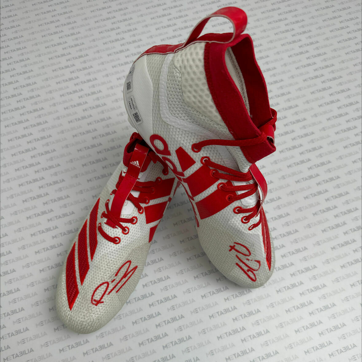 #15 MAHOMES Autographed Red & White Team-Issued Cleats