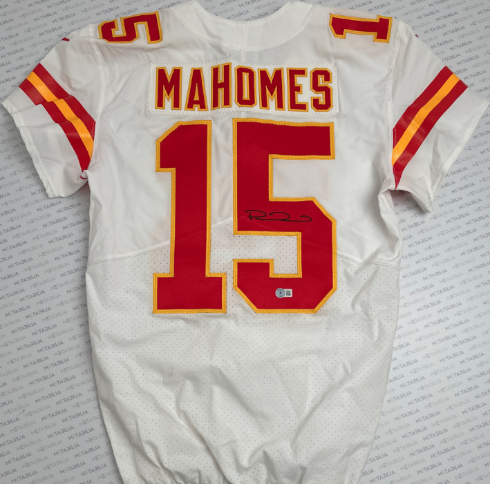 #15 MAHOMES Autographed Team-Issued Jersey