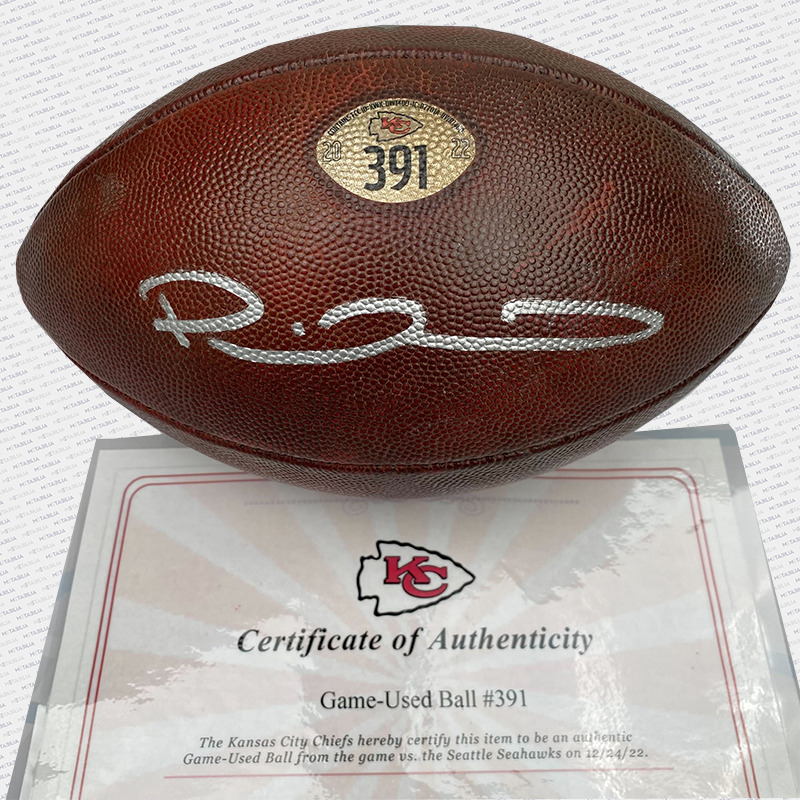 Mahomes Signed Game-Used Ball #391 vs Seattle - Signature Becket certified, no Metabilia Sticker on the ball