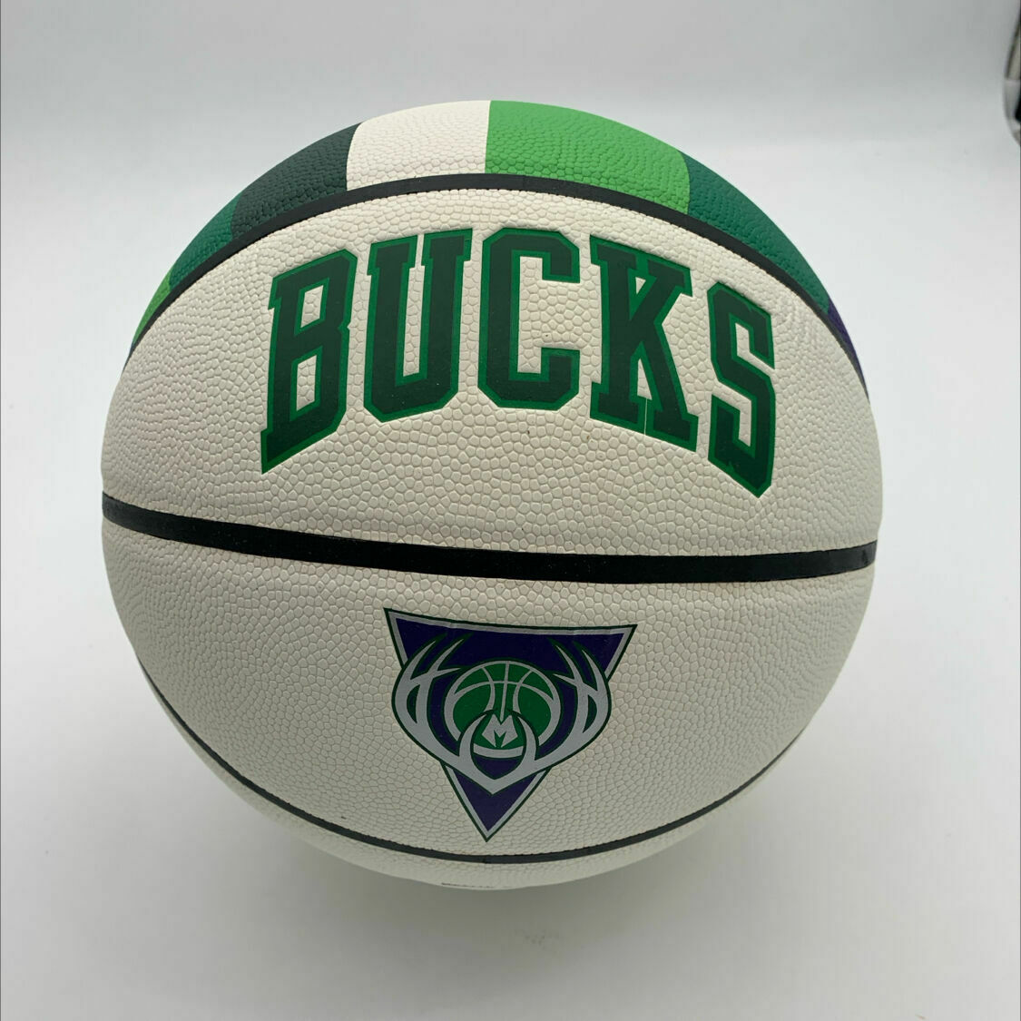 Bucks White Logo Ball