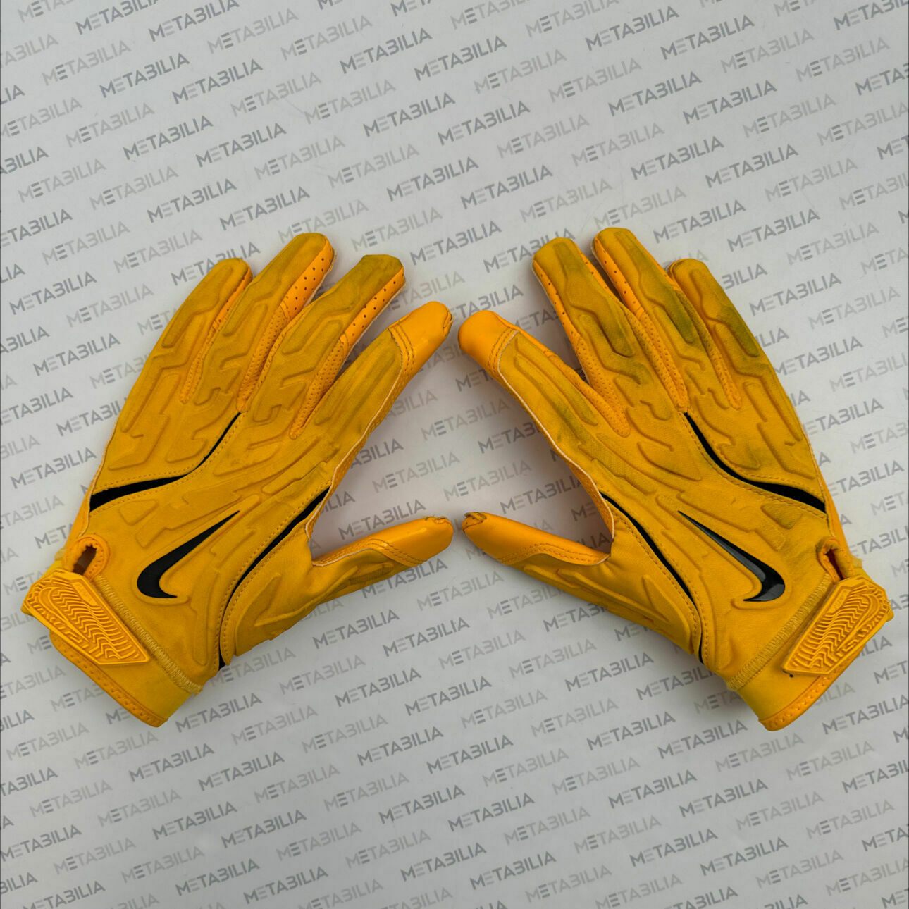#10 Pacheco Game-Worn Gloves vs LAC