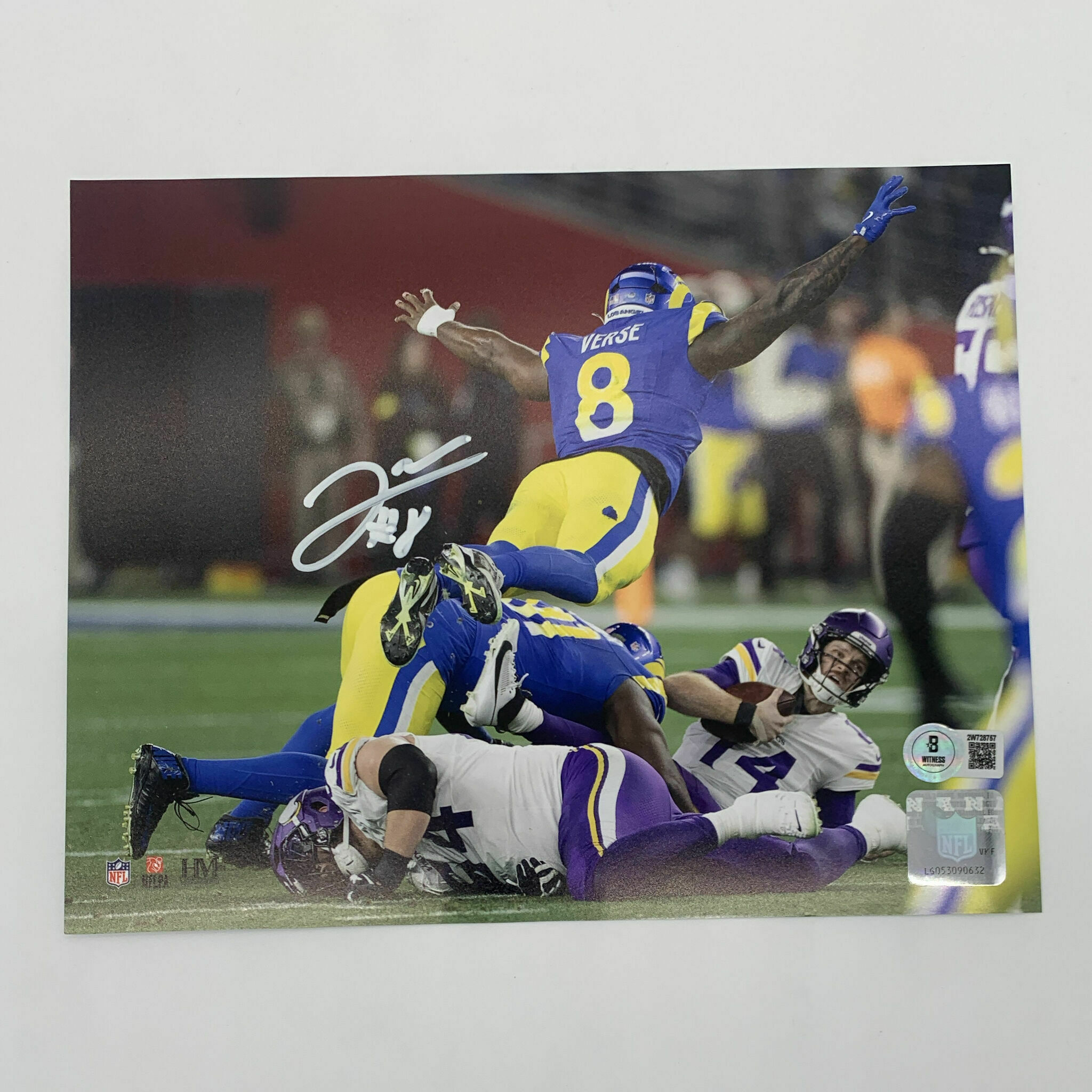 Verse Signed 8x10 Dive