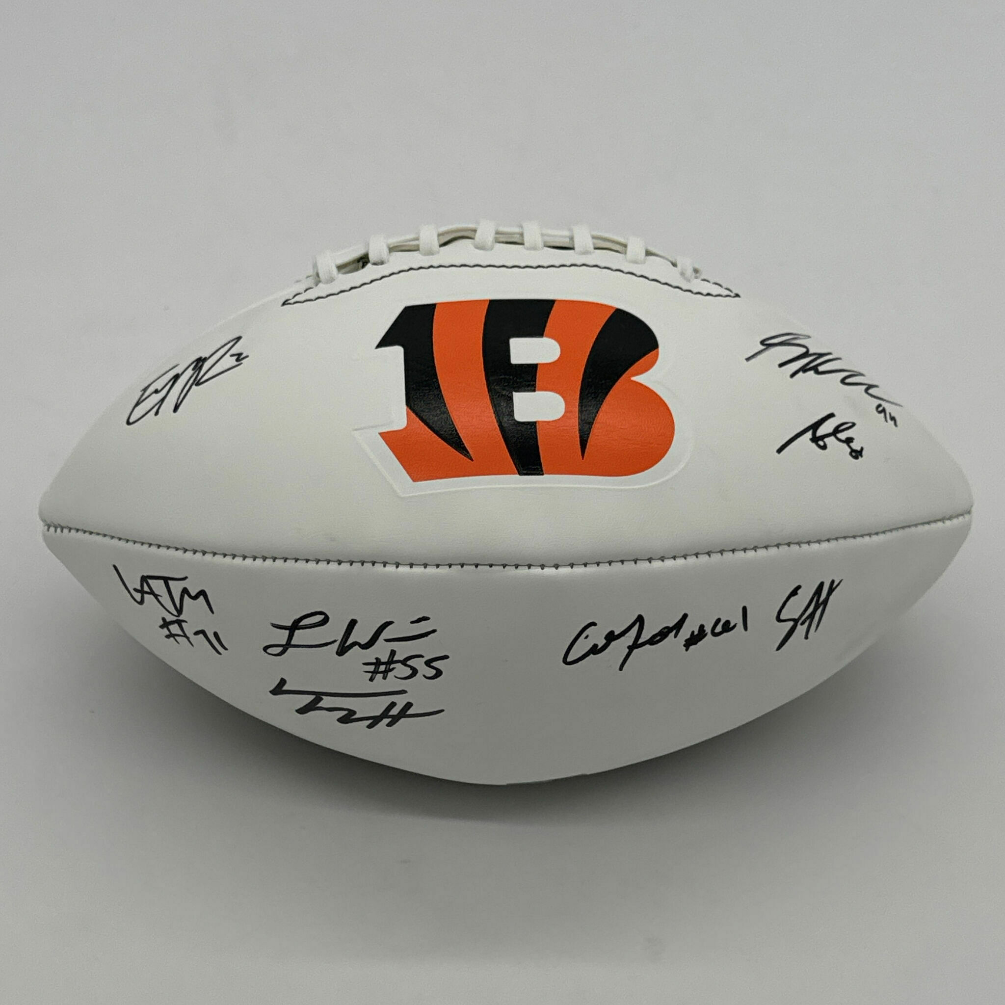 9 Player Signed Logo Ball