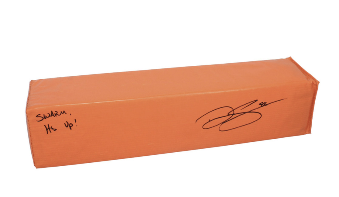 Dalton Schultz Autographed "Swarm H's Up" End Zone Pylon Beckett Witnessed LE 25
