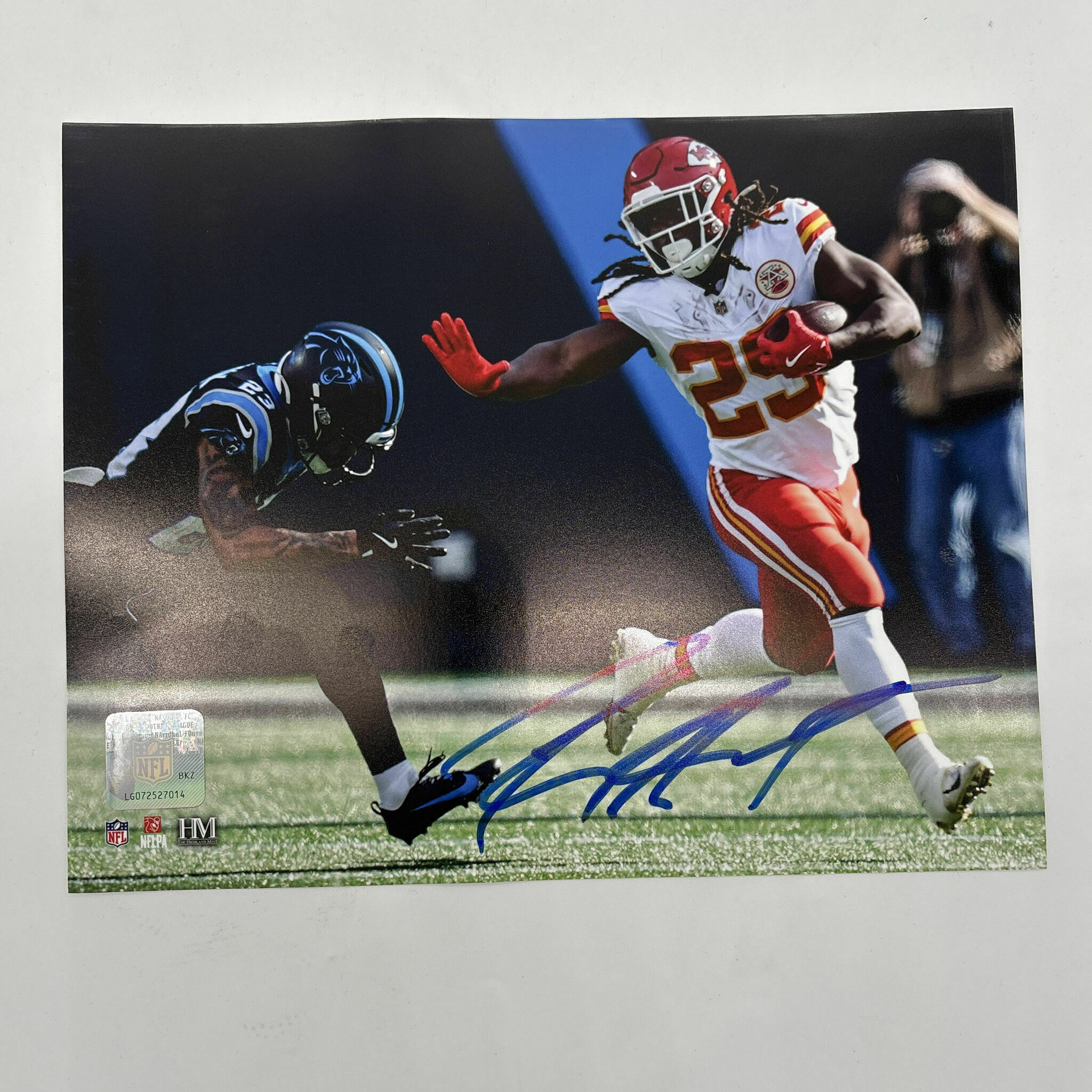 Kareem Hunt Signed 8x10 - Stiff Arm