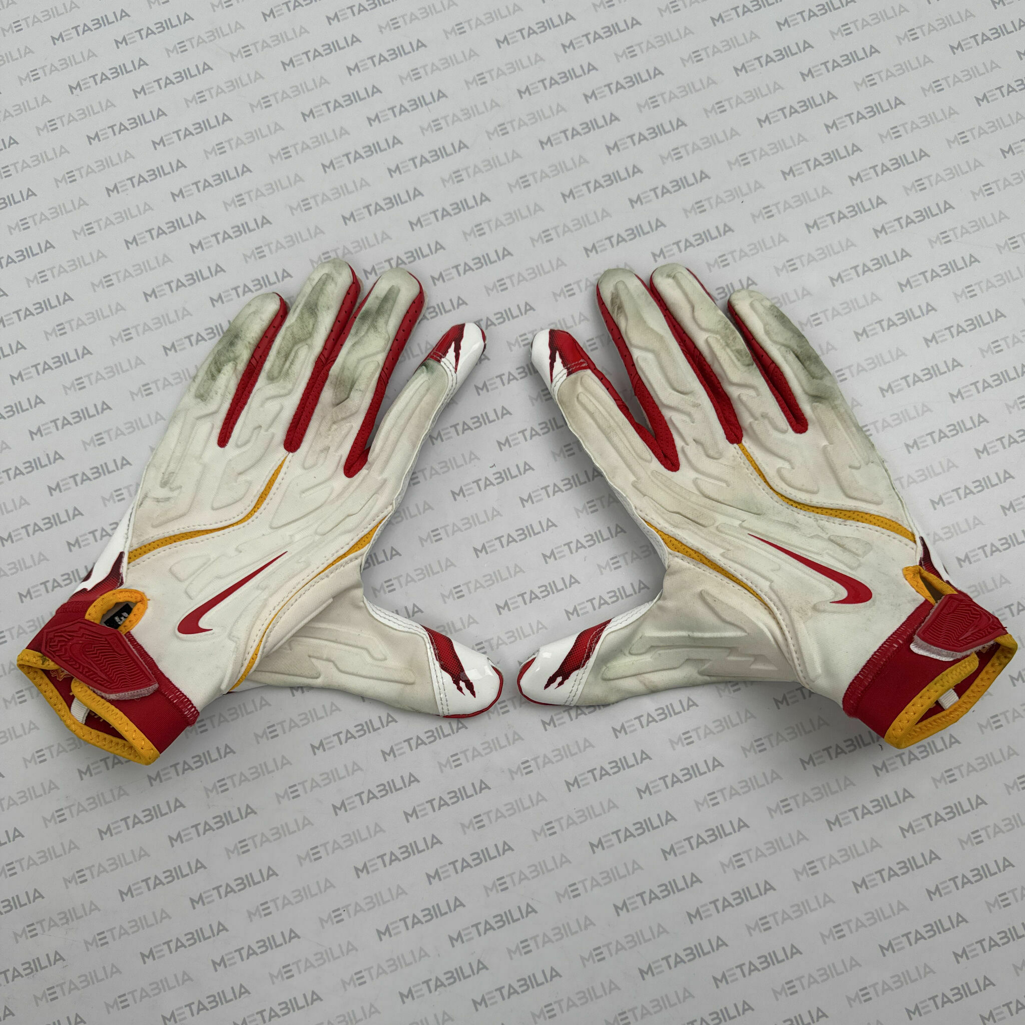 #87 KELCE Record Breaking Game-Worn Gloves vs Jax - Photomatched