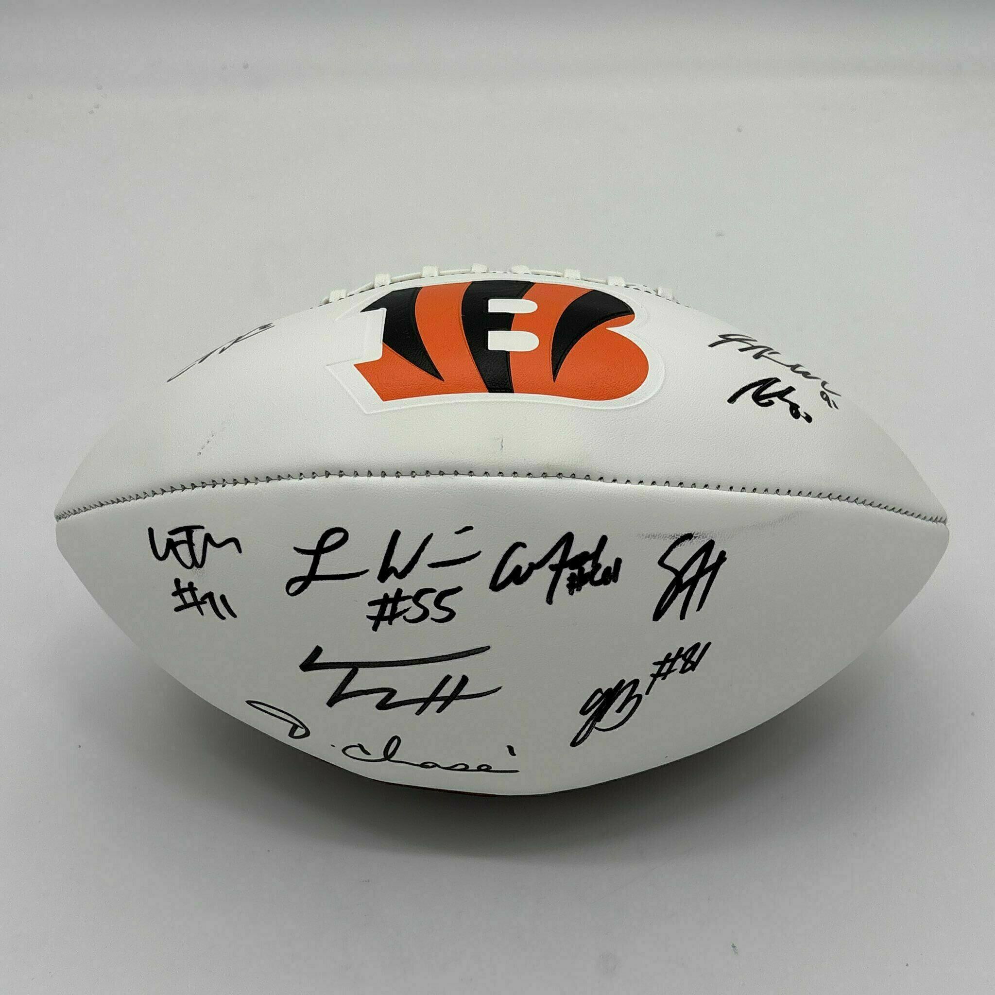 10 Player Signed Logo Ball