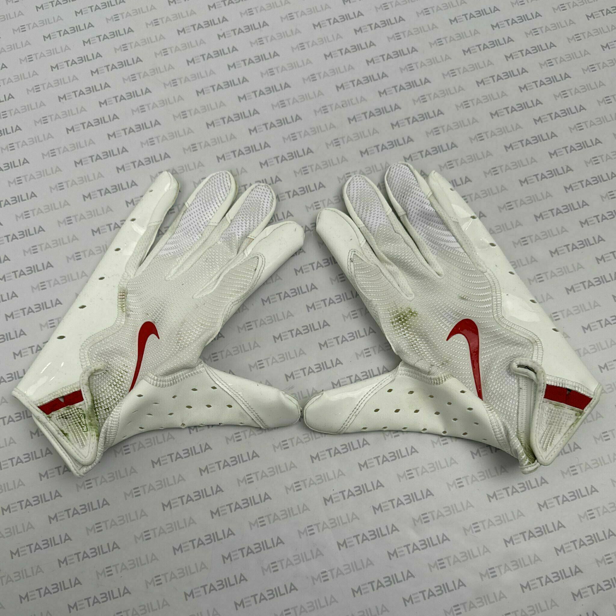 #35 Jaylen Watson Game-Worn Gloves vs LAC
