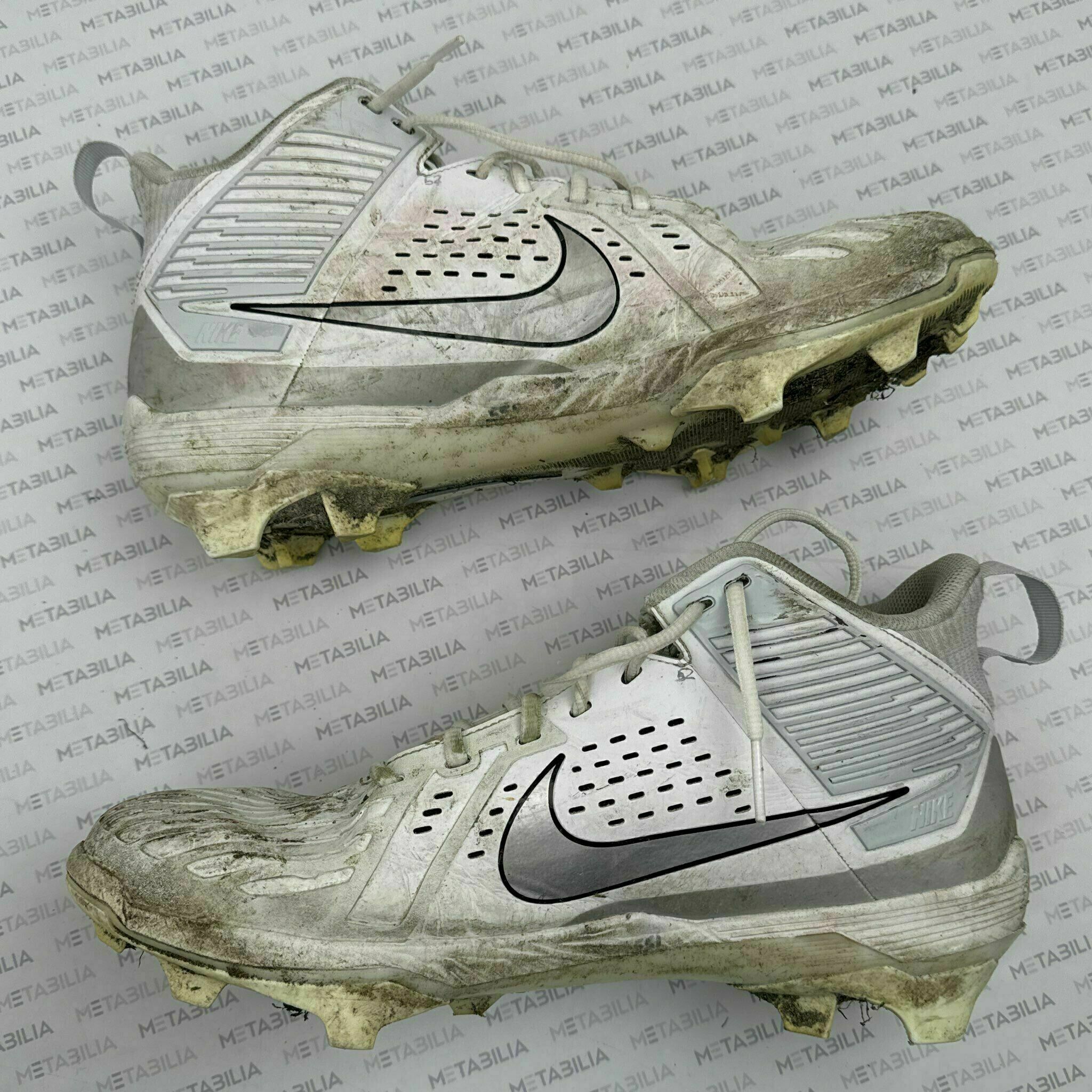 #52 Creed Humphrey Game-Worn Cleats vs Broncos