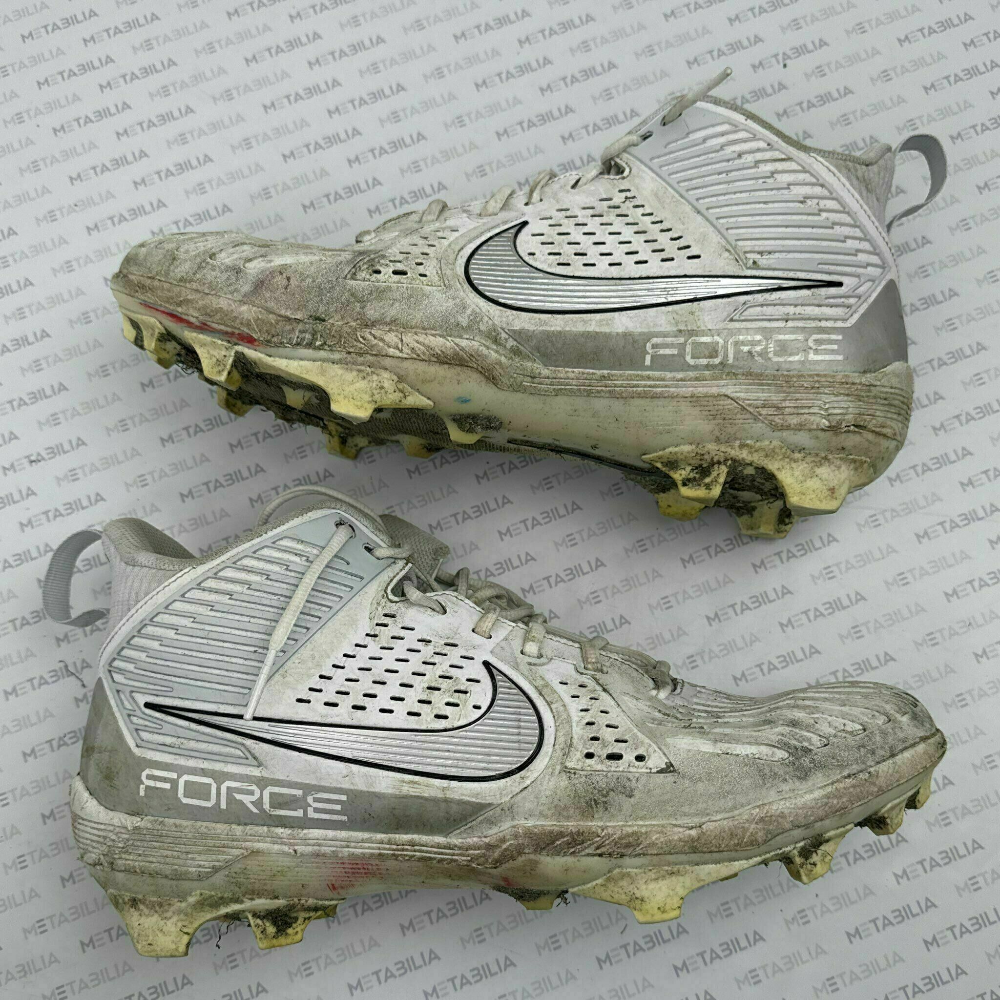 #52 Creed Humphrey Game-Worn Cleats vs Broncos