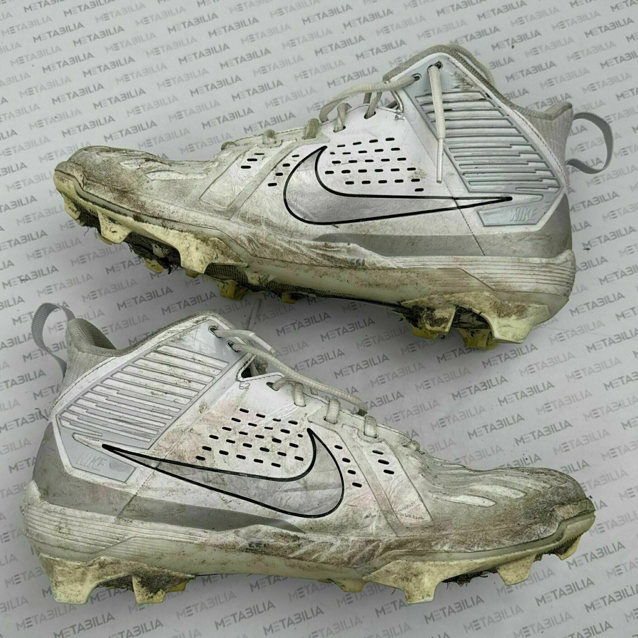 #52 Creed Humphrey Game-Worn Cleats vs Broncos