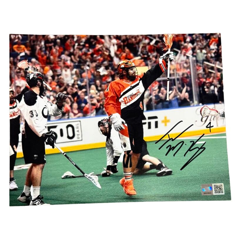 Ian Mckay Signed Arms up Celebration 8x10 Photo